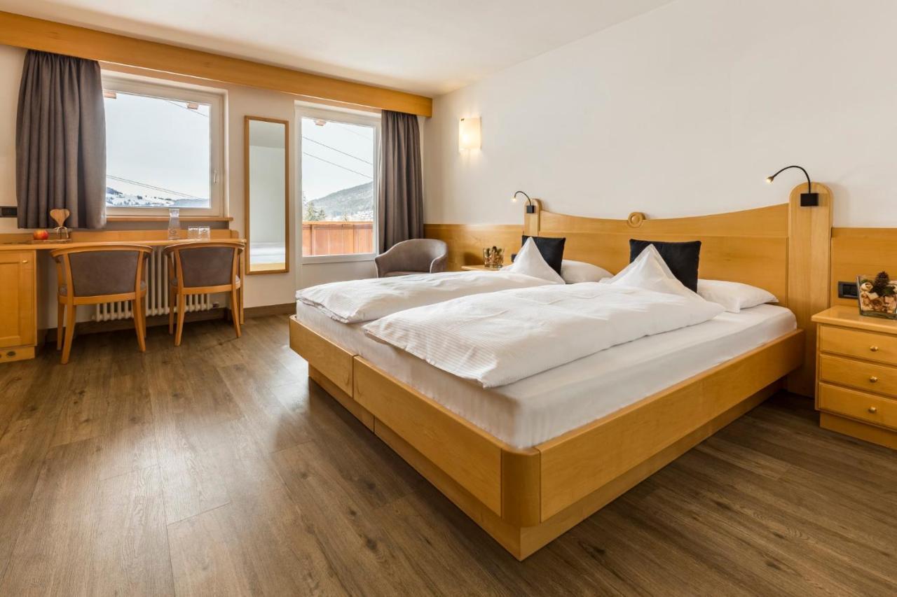 Rainell Dolomites Retreat Ξενοδοχείο Ορτιζέι Δωμάτιο φωτογραφία